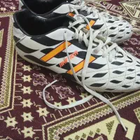 کفش میخی درحد نو خیلی استفاده نشده قیمت ۸۰۰