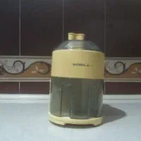 آبمیوه گیری|آبمیوه‌گیر و آب‌مرکبات‌گیر|میانه, |دیوار