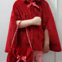 شنل و کیف بچگانه.۹۰۰تومن