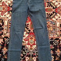 شلوار لی|لباس|رباط‌کریم, رباط‌کریم|دیوار