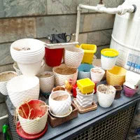 گلدان پلاستیکی و سرامیکی