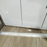 دو توپ پلاستیک بدون رنگ