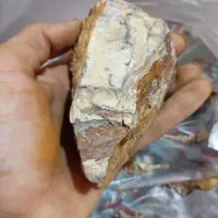 سلام دوستان کسی میدونه اینا چ نوع سنگی هست