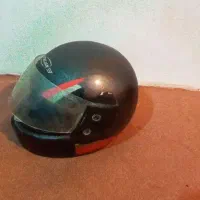 دو عدد کلاه ایمنی