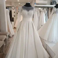 فروش و واگذاری مزون عروس با تمام وسایل