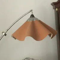 آباژور ایستاده