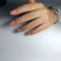تخفیف ویژه کاشت و ترمیم ناخن (به مدت یک هفته)