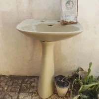 روشویی کوچک و قدیمی سالم|لوازم سرویس بهداشتی|فولادشهر, A4|دیوار