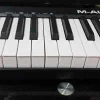 میدی کنترلر M-AUDIO KEYSTATION 61 MK3