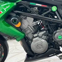 بنلی 300|موتورسیکلت|اندیشه, اندیشه فاز ۳|دیوار