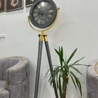 ساعت ایستاده پایه دار