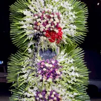 تاج گل تسلیت|گل و گیاه طبیعی|اصفهان, طامه|دیوار