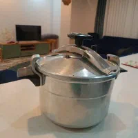 زودپز اصل SEB در حد نو