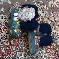 بوت و لباس بچگانه