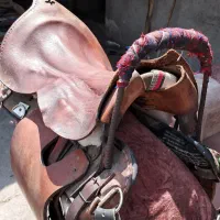 یک عدد زین اسب