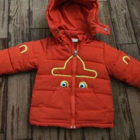 تعدادی لباس بچگانه