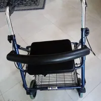 واکر چرخدار