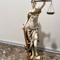 مجسمه عدالت