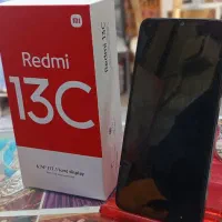 گوشی Redmi13c در حد نو و هنوز گارانتی داره