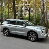 میتسوبیشی اوتلندر ۲۰۲۶ اچ لاین