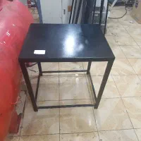 میز فلزی نو.|میز و صندلی غذاخوری|خسروشاه, |دیوار