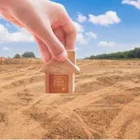 فروش-سه-پلاک-تجاری-از-زمین-های-نشاطیان-64متری