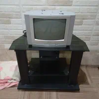 تلوزیون و میز تلویزیون جدا