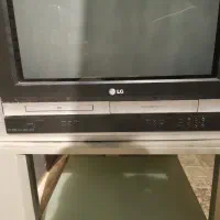 تلویزیون و میز تلویزیون