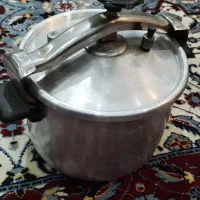 زودپز 8 لیتری و کتری رو گازی