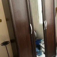 کمدسه در. اویزوکشووطبقه