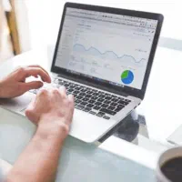 خانم یا آقا جهت ادمین فروشگاه اینترنتی کاملا حضوری