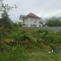 ۳۰۰ متر زمین با کاربری مسکونی و سند تک برگ