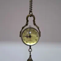 ساعت آویز قدیمی