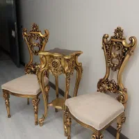 میز کنار سالنی