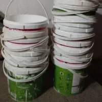 سطل رنگ بادرب ودسته سالمه