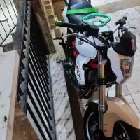 بنلی۳۰۰جفت سیلندر