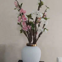 گل مصنوعی با گلدان
