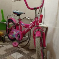 دوچرخه|دوچرخه، اسکیت، اسکوتر|میانه, |دیوار