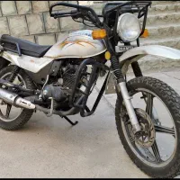 موتورسیکلت 200 شکاری