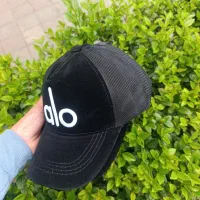 کلاه جنس رویه جیر تک مشکی با طرح های مختلف