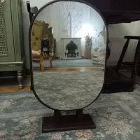 آینه پایه دار