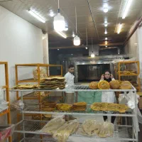 به یک فروشنده خانم برای نانوایی نیازمندیم