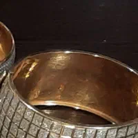 یک عدد دستبند سایز ۳تا۴ به فروش میرسد