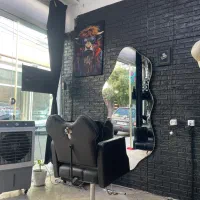 ارایشگر نیمه ماهر و اجاره صندلی|استخدام درمانی، زیبایی، بهداشتی|تهران, فلاح|دیوار