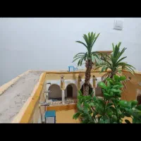 ماکت خانه قدیمی و چراغ نفتی