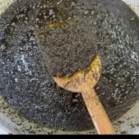 سبزی و پیاز سرخ شده بادمجان کبابی و باقلی