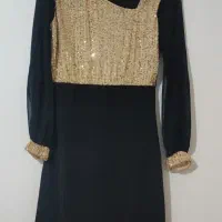 لباس مجلسی|لباس|رشت, عینک|دیوار