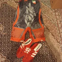 کفش و لباس کشتی