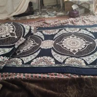 دو عدد نمد کناره و ۴ عدد بالش نو