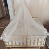 گهواره و تخت کنار مادر دوقلو لایلا نوو اکبند
